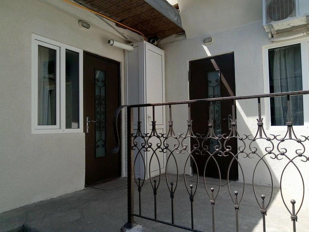 Garry Apartment Tbilisi ภายนอก รูปภาพ