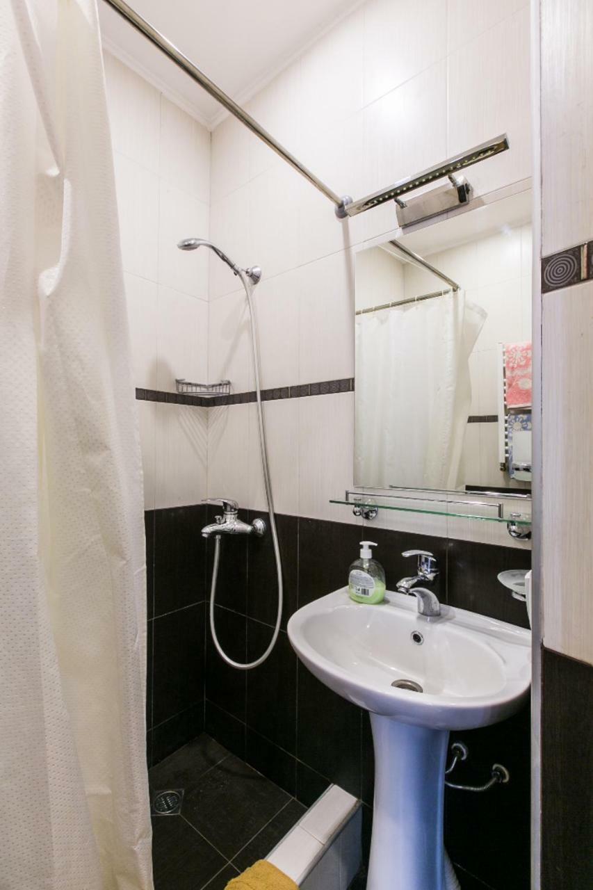 Garry Apartment Tbilisi ภายนอก รูปภาพ