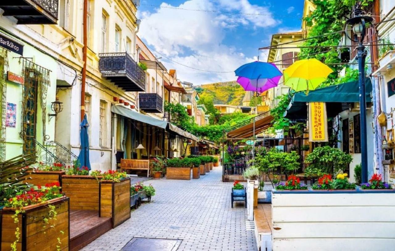 Garry Apartment Tbilisi ภายนอก รูปภาพ